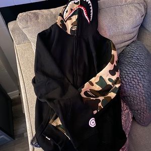 ABathing Ape Sweater